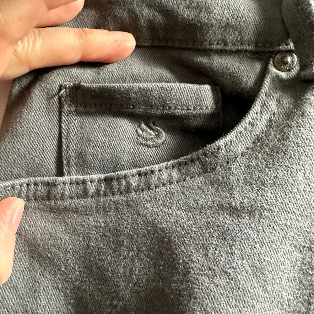 Gloria Vanderbilt Amanda Pants, Gray, Size 18, Like New Condition - Picture 4 of 6